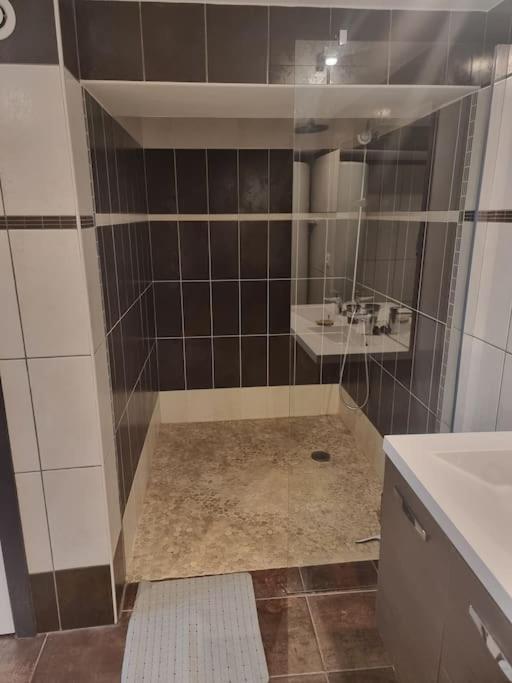 Appartement En Centre-Ville Aurillac Exterior photo